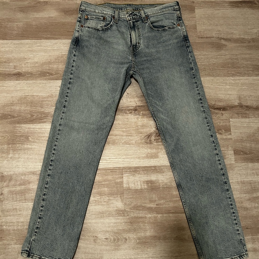Levi’s Relaxed Fit Jeans. Light Wash. 32W 32L